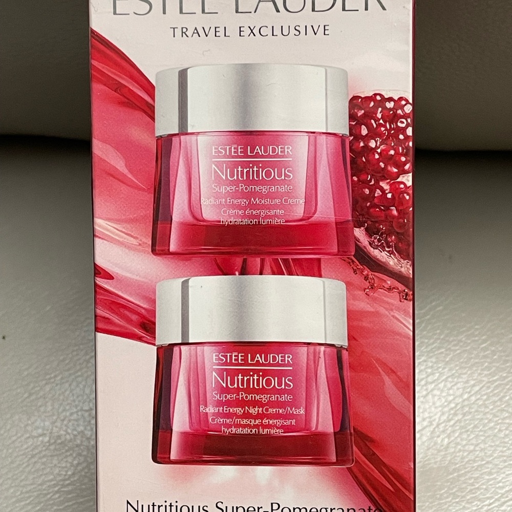 Estee Lauder Nutritious Radiant Energy Set in Pink